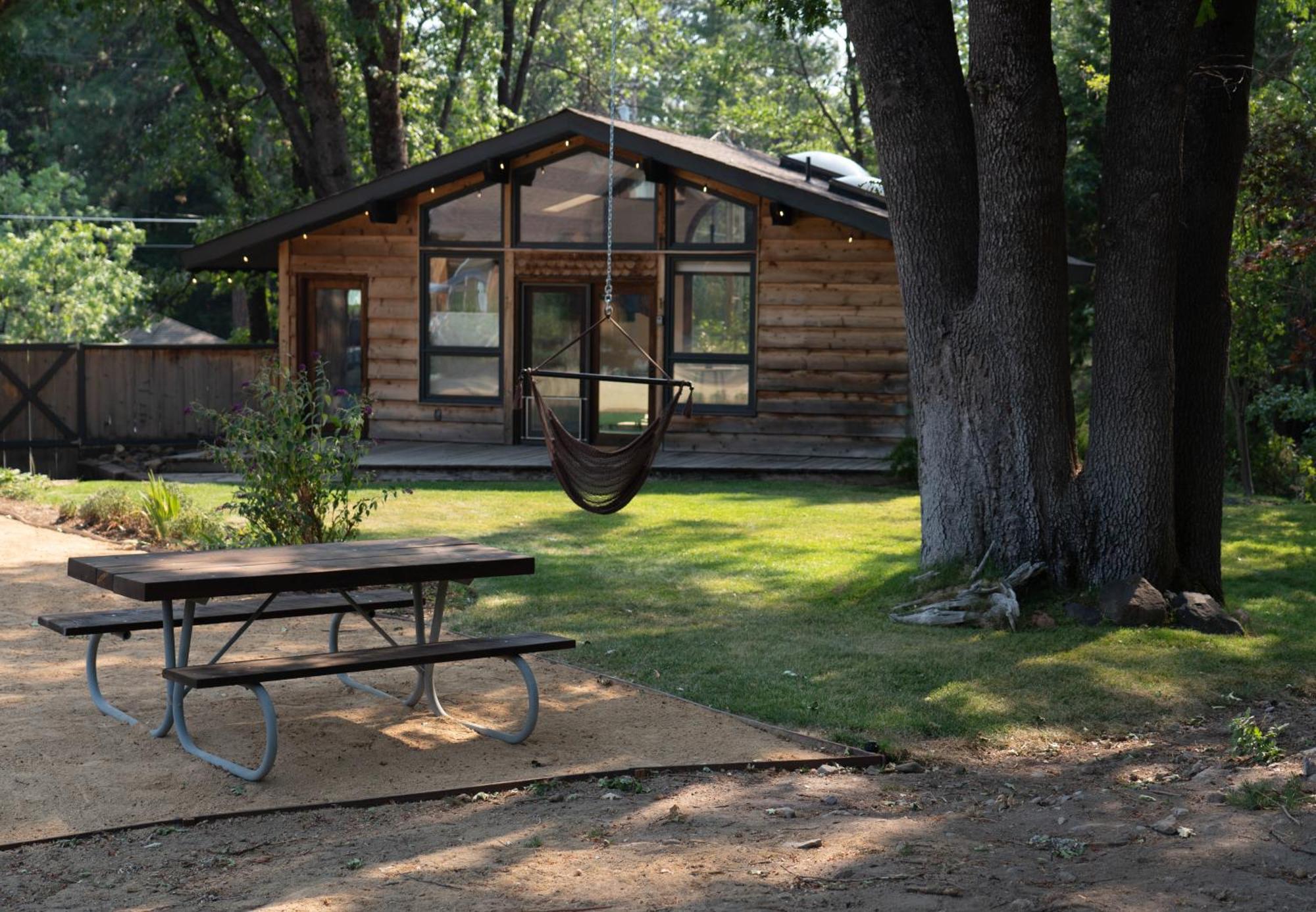 Basecamp Lodge Mount Shasta Exterior foto